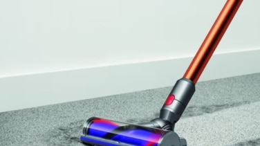 Dyson tira el precio de la aspiradora sin cables V10™ Absolute: ¡ahora tiene más de 120 euros de descuento!