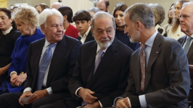 Carlos Slim defiende el legado español en México junto al Rey y Felipe González