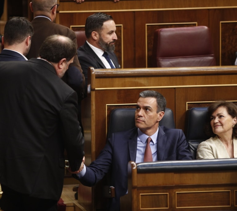 Sánchez habla por teléfono con Junqueras y le pide apoyo para más "avances" y "estabilidad" de la legislatura