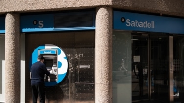 Sabadell aviva la 'guerra' del pasivo y extiende hasta final de enero la remuneración promocional del 6% de su cuenta online