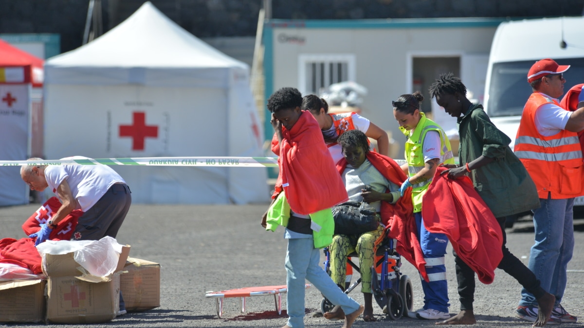 Más de 20 migrantes mueren en un cayuco localizado al sur de Tenerife