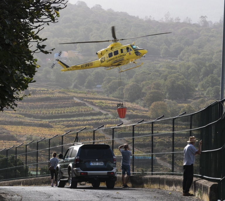 El incendio de Tenerife entra en una "situación compleja, nunca vista"