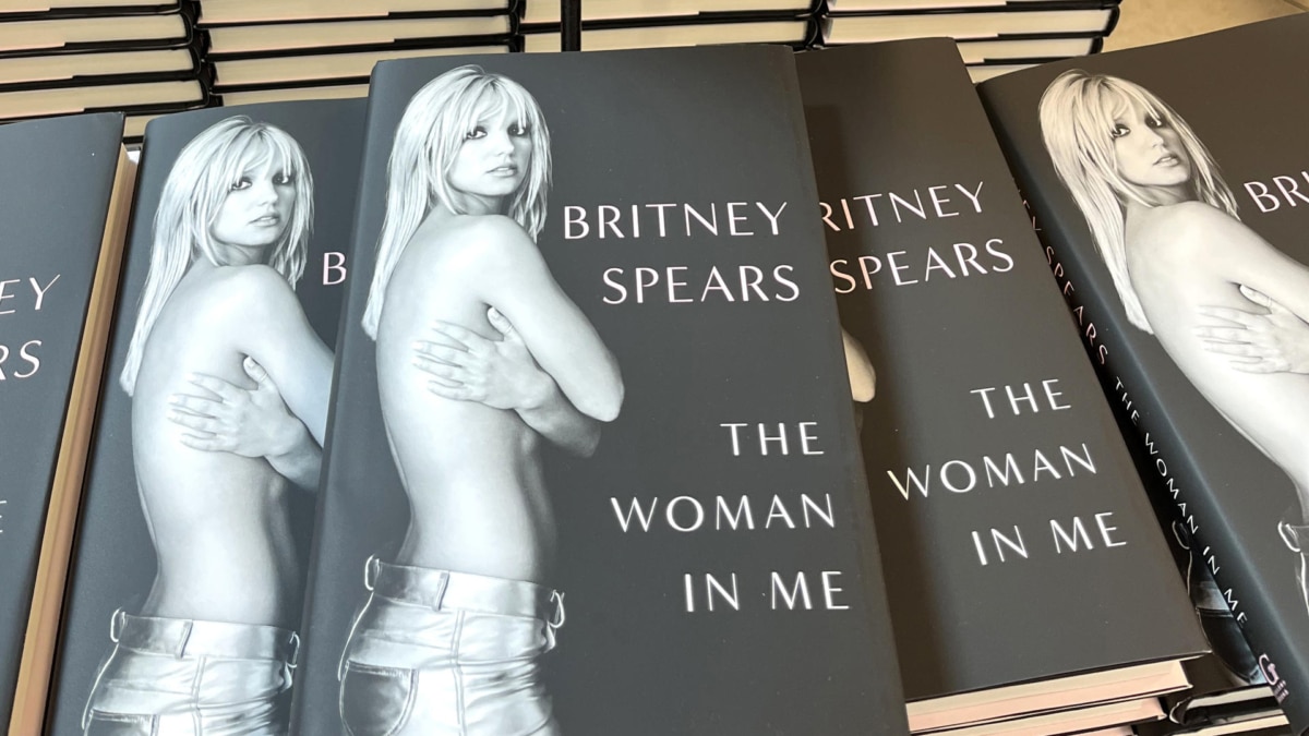 El libro de Britney Spears en una librería de Los Ángeles