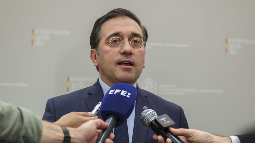 Foreign Minister José Manuel Albarez responded today to the Israeli Ministry of Foreign Affairs that his accusations against government president Pedro Sánchez are “completely false and unacceptable.”