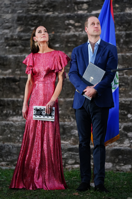 Kate con un vestido de The Vampire's Wife en Belice en 2022