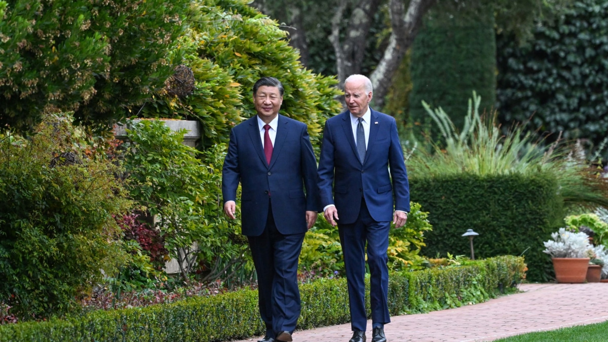 Xi Jinping y Joe Biden en el jardín Filoli, cerca de San Francisco.