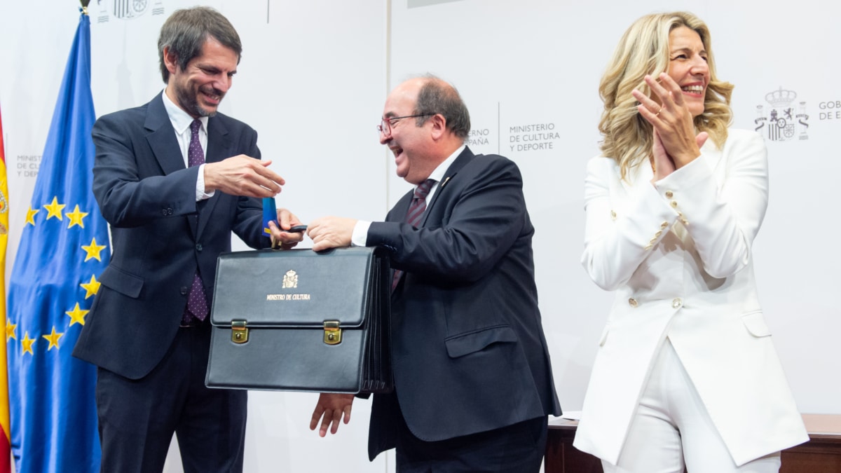Ernest Urtasun, Miquel Iceta y Yolanda Díaz en el acto de toma de posesión del nuevo ministro de Cultura. Gustavo Valiente / Europa Press