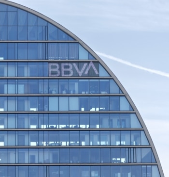 BBVA registra un beneficio récord de casi 5.000 millones en el primer [...]