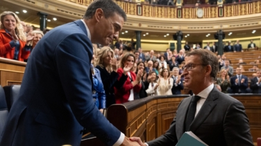 Feijóo a Sánchez mientras le estrechaba la mano: "Esto es una equivocación"