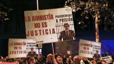 Sánchez denuncia las protestas contra la amnistía y apoya a la militancia: "Atacar las sedes es atacar la democracia"