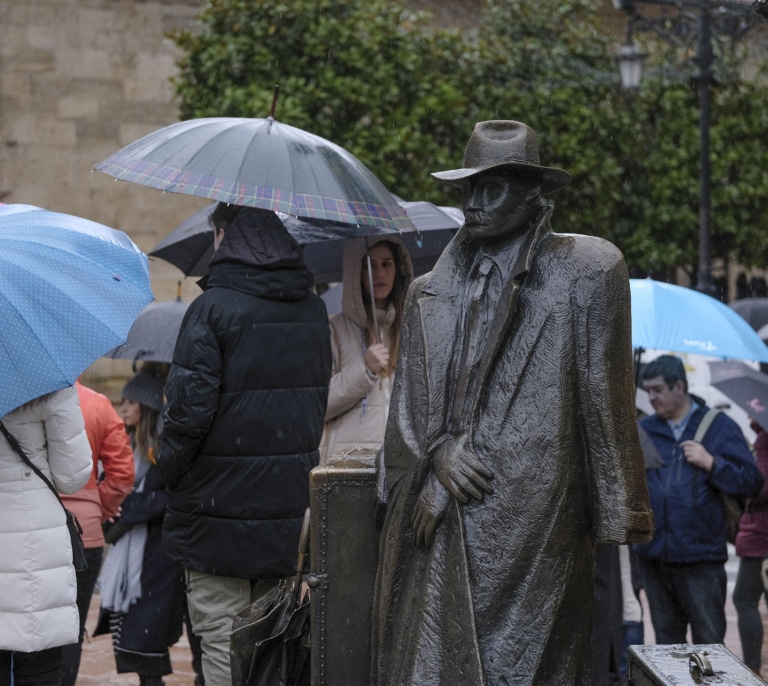 Giro radical del tiempo en España: del calor de récord al aire polar, lluvia y nieve