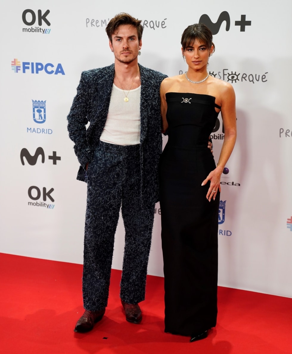 Begoña Vargas y su chico, el cantante Andrés Ceballos, han hecho el debut oficial como pareja en la alfombra roja de los premios Forqué