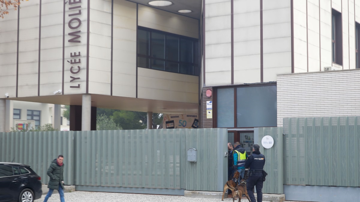Cierran cuatro colegios en Zaragoza por amenaza de bomba