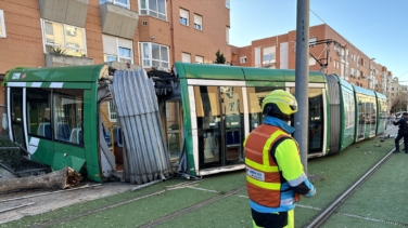 Una colisión entre el tranvía de Parla y una furgoneta deja 13 heridos leves