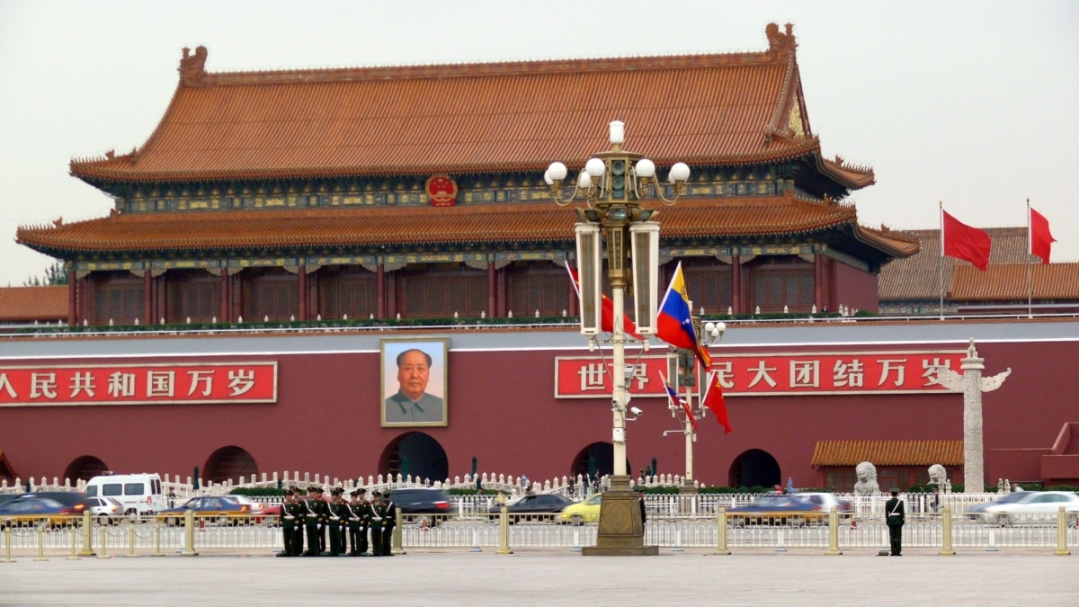 La Puerta de Tiananmen con el retrato de Mao