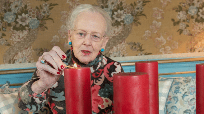 Queen Margaret, who is Europe's oldest since the death of Elizabeth II, is one of the most modern in her Christmas greetings.  The picture shows him lighting the first Advent candle in the Danish Palace.