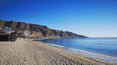Salud declara no potable el agua de Roquetas de Mar tras una avería en una desalinizadora