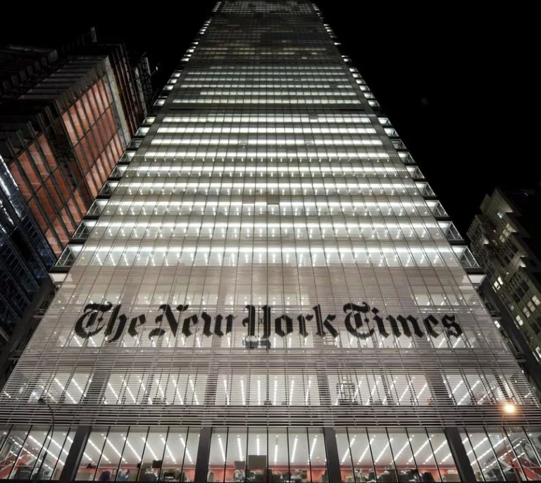 'The New York Times' demanda a Microsoft y a Open IA por utilizar sus artículos sin permiso