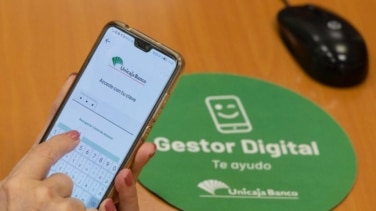 Unicaja Banco implanta un servicio de gestores para ayudar a los clientes en el uso de los canales digitales