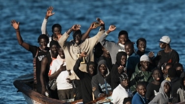 2023 acaba en Canarias con 8.000 migrantes más que la crisis de los cayucos de 2006