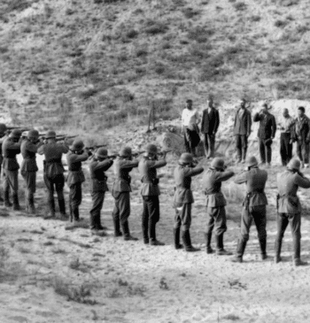 Einsatzgruppen: la historia de los taxistas y panaderos que asesinaban judíos cara [...]