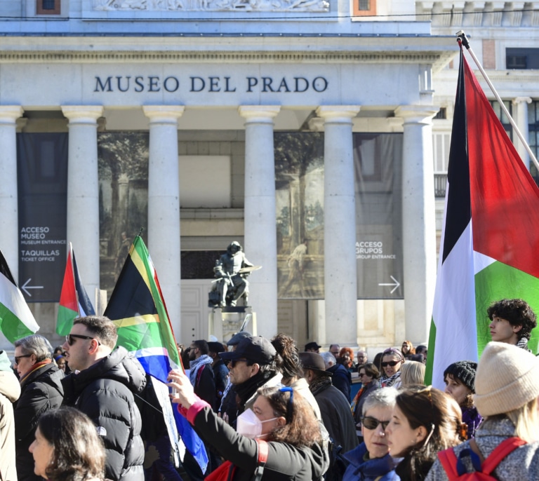 Miles de personas se manifiestan en España contra el 'genocidio' en Gaza: "Israel asesina, Europa patrocina"