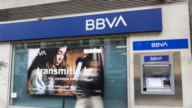 BBVA pide a la CNMC autorización para lanzar la opa sobre Banco Sabadell