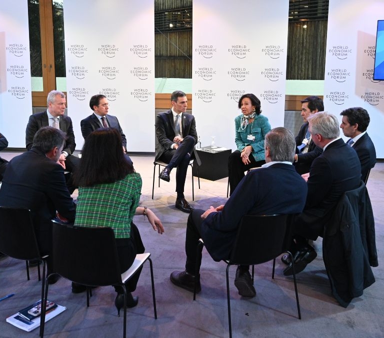 Del Pino (Ferrovial) y Galán (Iberdrola), grandes incógnitas de la reunión de Sánchez con el Ibex 35 en Davos