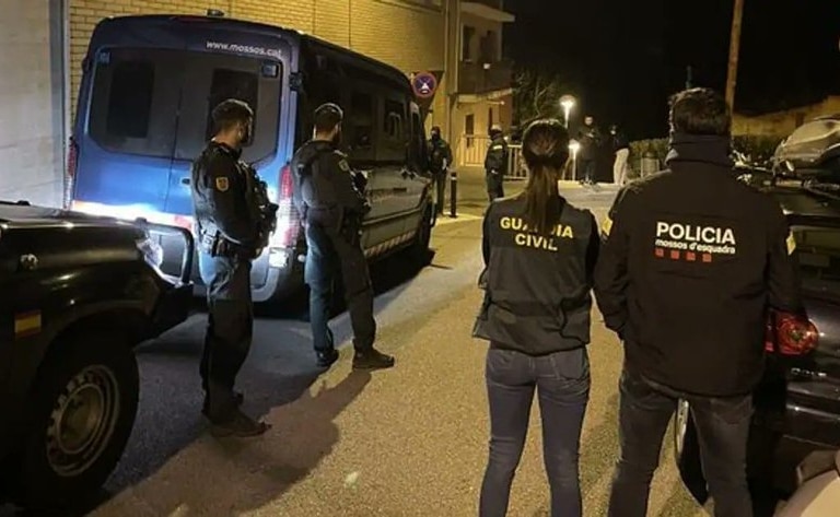 La Guardia Civil y los Mossos despliegan una operación antiyihadista en varias ciudades