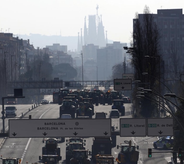 Los tractores se quedan en Barcelona con el beneplácito de la Generalitat