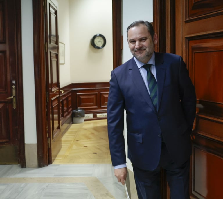 Ábalos, primer ex alto cargo y sexto diputado del PSOE que pasa al Mixto en democracia tras 21 años