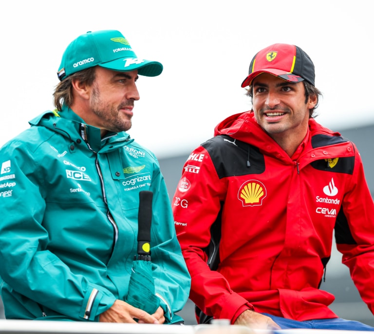 Fernando Alonso o Carlos Sainz podrían sustituir a Hamilton en Mercedes