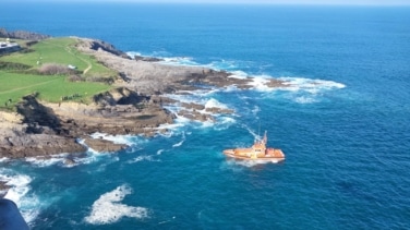 Aparece un cadáver flotando a 30 metros de la costa en Cantabria