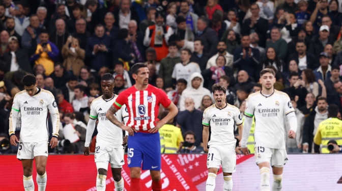 El Atlético evita el triunfo del Madrid con un gol en el descuento