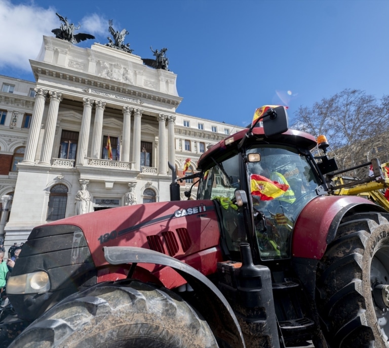 El Parlamento Europeo aprueba la Ley de Restauración de la Naturaleza pese a las protestas de agricultores