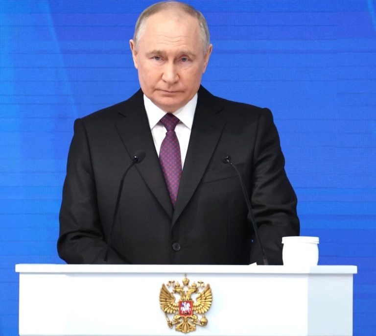 Putin amenaza a la OTAN con "consecuencias trágicas" por su despliegue en Ucrania