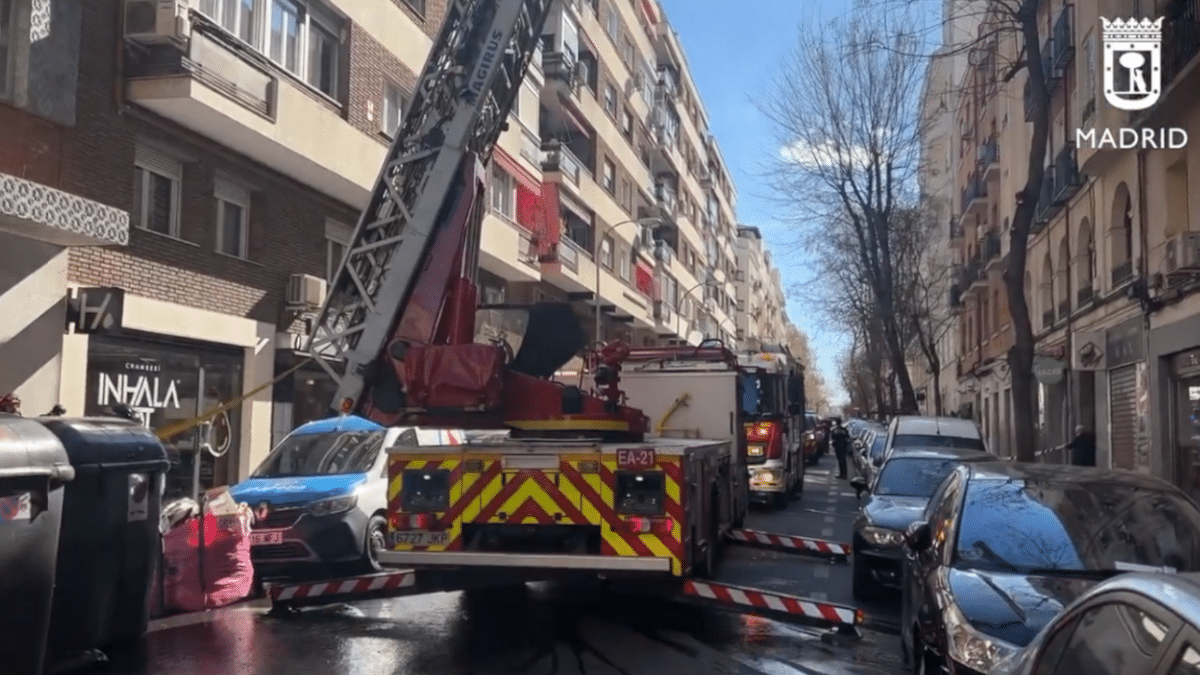 Un incendio en la cocina de Los Torreznos obliga a intervenir a los Bomberos de Madrid
