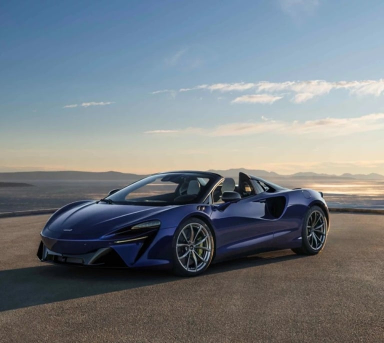 La última joya de McLaren: su primer convertible híbrido ya disponible en España