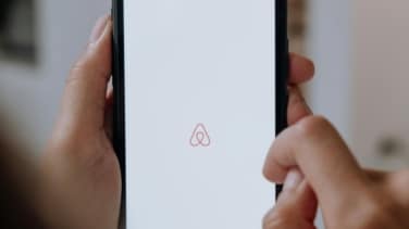 Airbnb prohibirá las cámaras de seguridad en los interiores de sus alojamientos