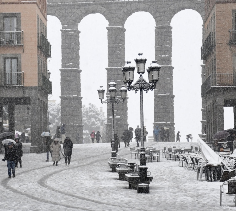 El temporal deja viento, nieve y lluvia por todo el país