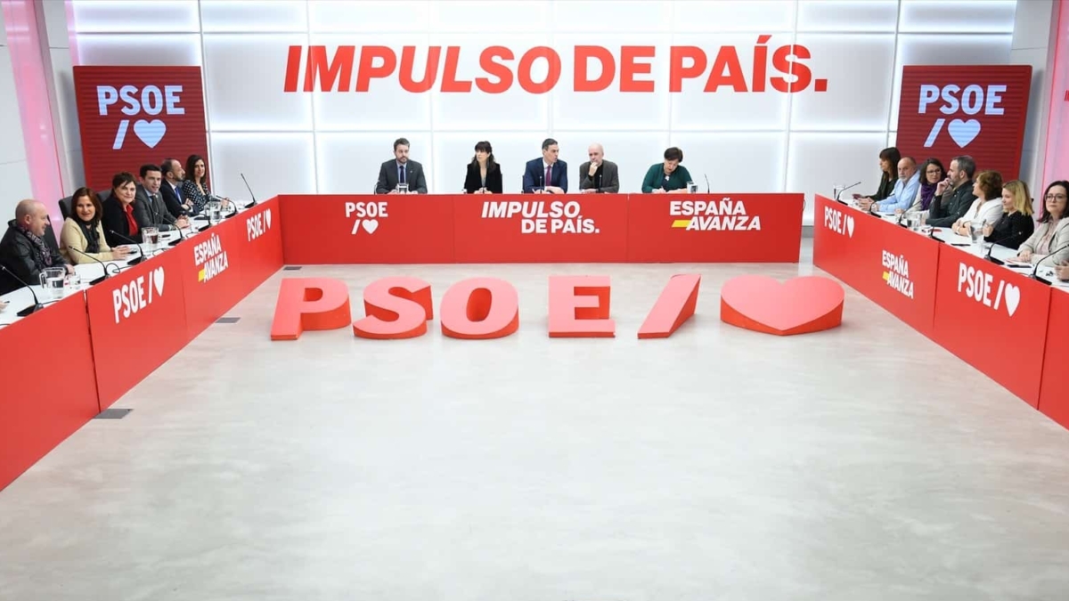 Militantes del PSOE promueven la expulsión del partido de los cargos que acepten actos sexuales a cambio de un beneficio