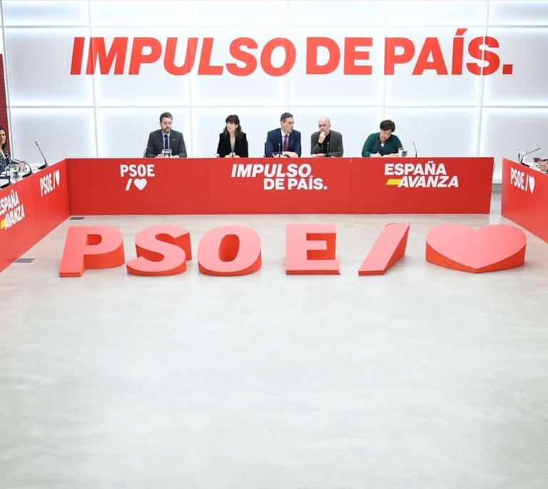 Militantes del PSOE promueven la expulsión del partido de los cargos que acepten actos sexuales a cambio de un beneficio