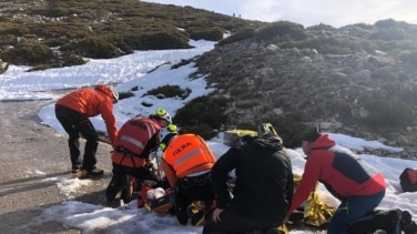 Así ha sido el rescate de un montañero herido en la Bola del Mundo