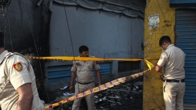 Por lo menos 5 muertos y 40 heridos al derrumbarse una estructura en un acto religioso