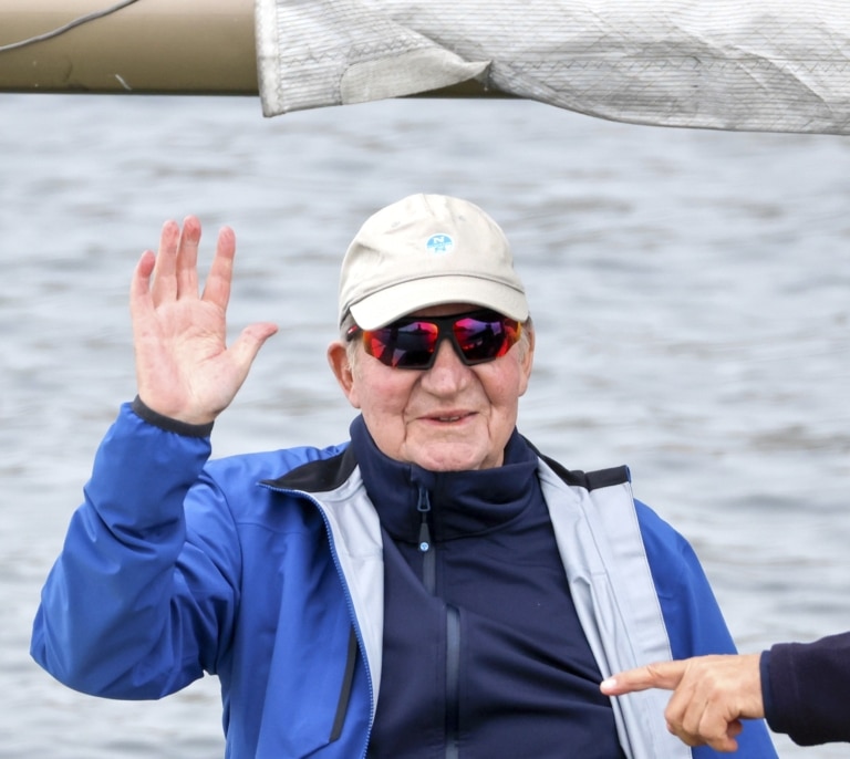 Juan Carlos I abandona Sanxenxo tras su primera visita de este año a Galicia