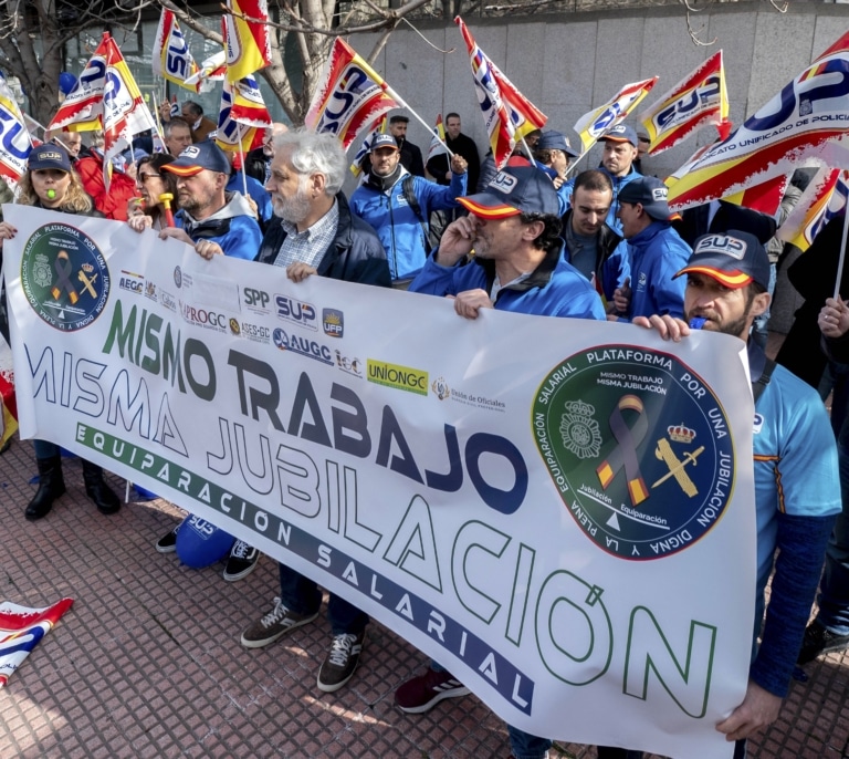 Policías y guardias civiles se manifiestan mañana en Madrid para exigir a Marlaska la "plena equiparación" con los Mossos