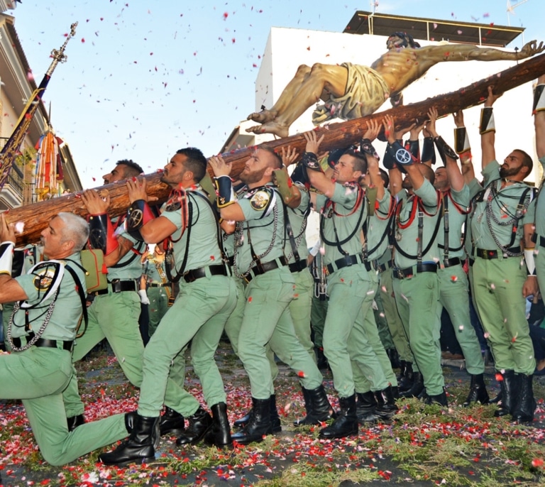 “La izquierda, desde el gobierno, ha tratado con guante de seda a los militares”