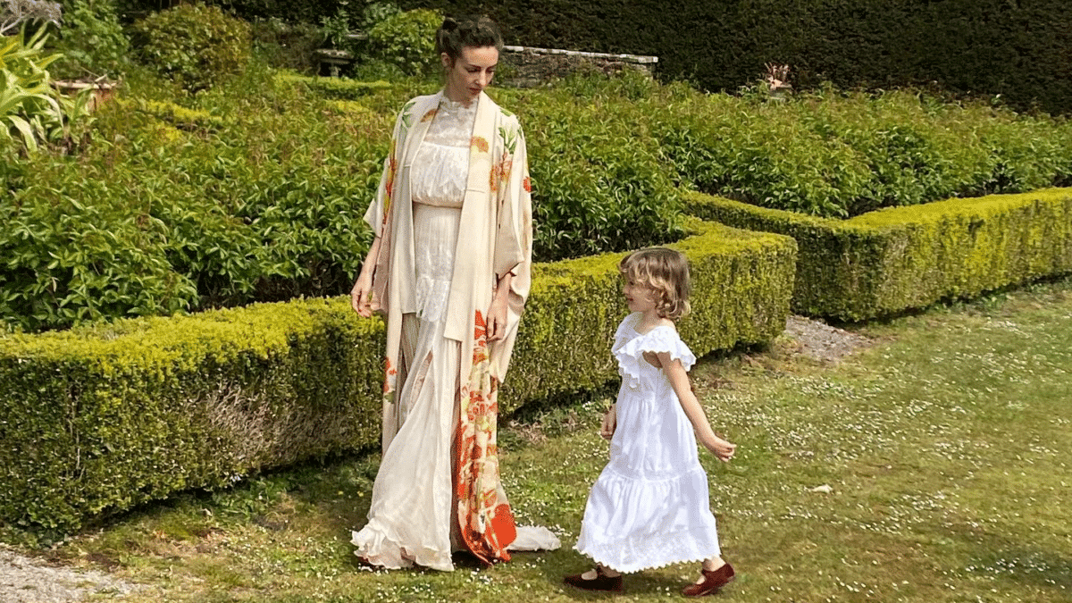 Rose Hanbury junto a su hija, Iris Marina, en una foto de 2021.