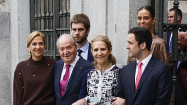 La histórica foto de los Borbones en la boda de Almeida