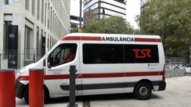 Un autobús se empotra contra la fachada de un hotel y deja seis heridos, uno de ellos grave, en Barcelona